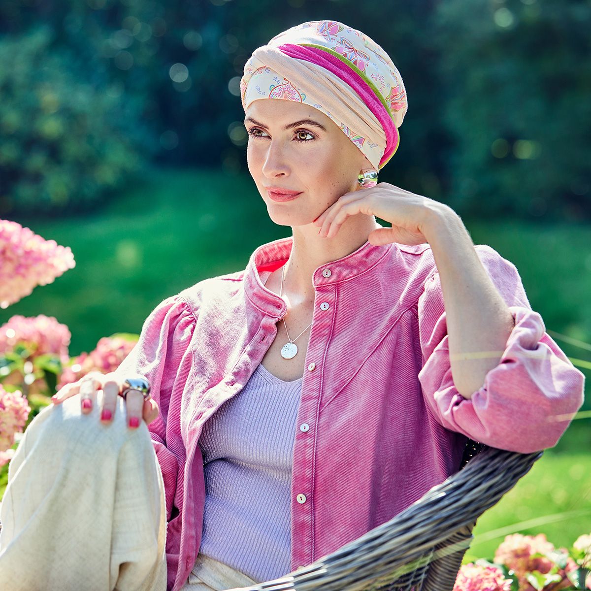 Shakti Turban Crocus Kaleidos de Christine Headwear con banda reversible y estampado floral