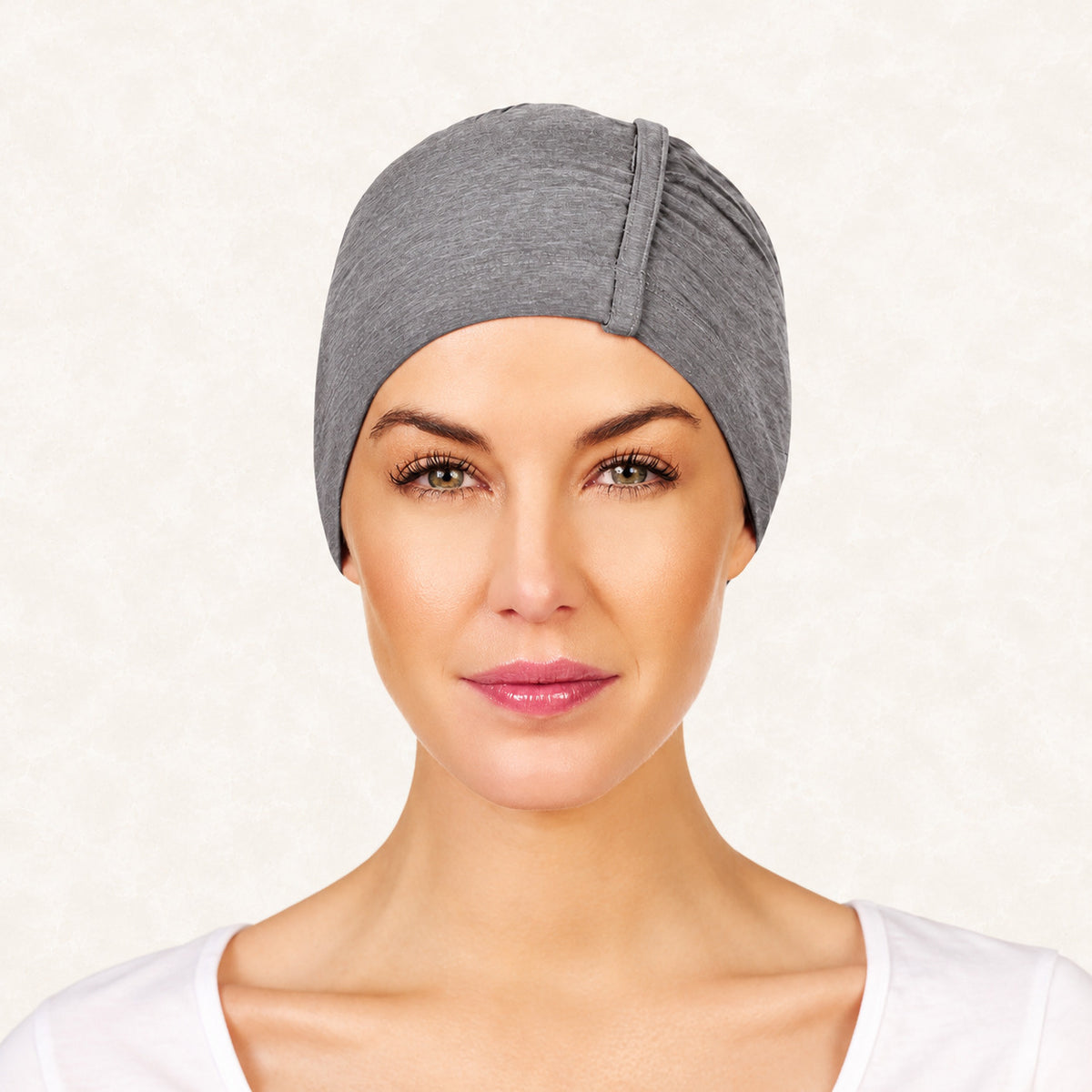 Chandra Night Cap 0169 Grey Melange de Christine Headwear, gorrito oncológico de dormir de bambú gris jaspeado.