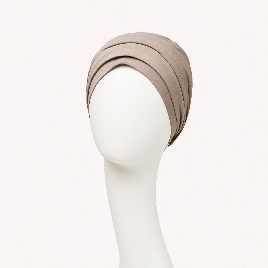Nomi Turban Wild Dove turbante oncológico de algodón Supima Christine Headwear color taupé claro