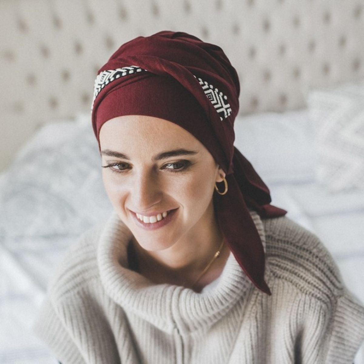 Turbante oncológico Smooth Ikat burdeos Bambú
