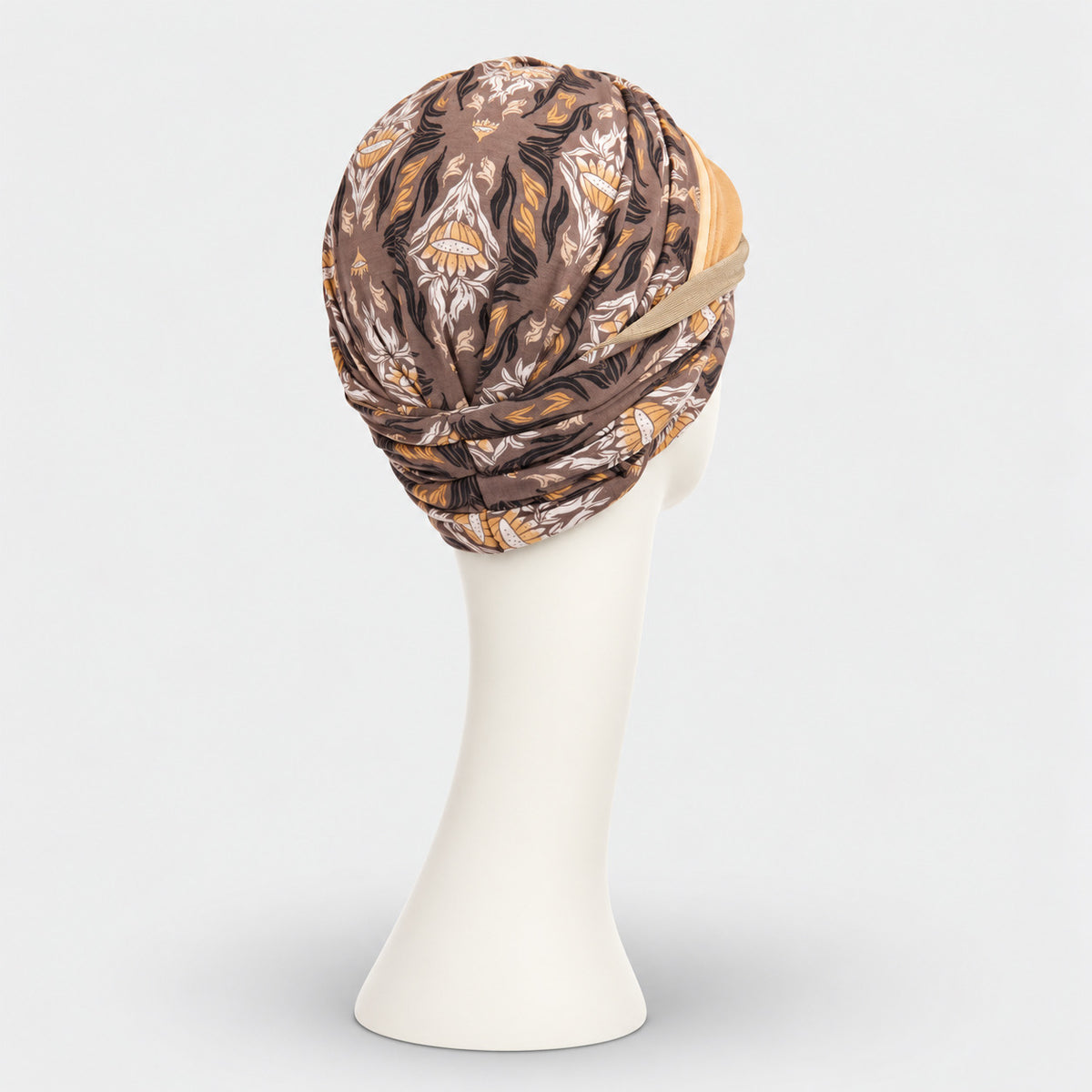 Vista posterior del turbante oncológico para quimioterapia Shakti Autumn Ornaments 1418-4047 de Christine Headwear