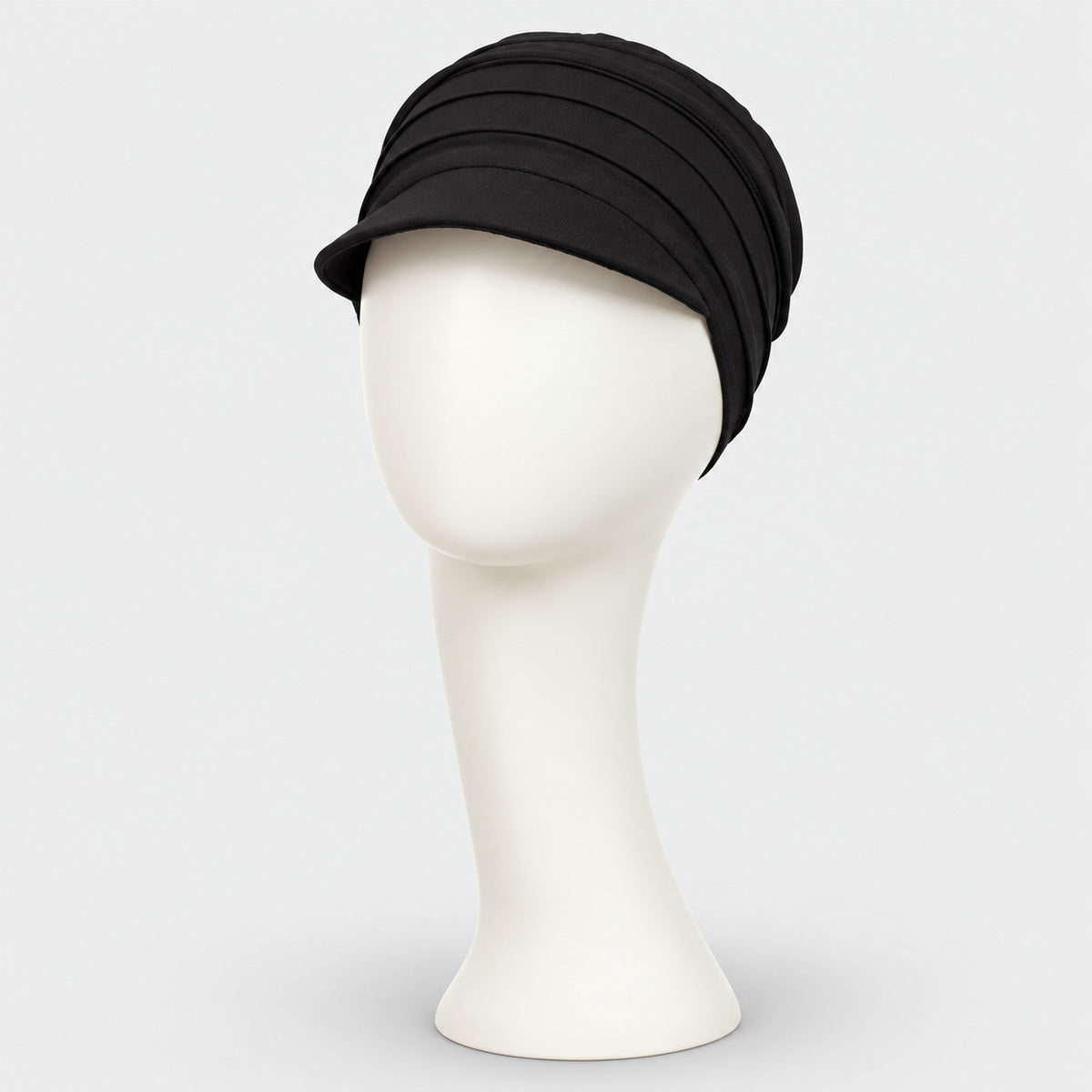 Vista frontal del gorro oncológico para quimioterapia Yoga Black 1582-0211 de Christine Headwear