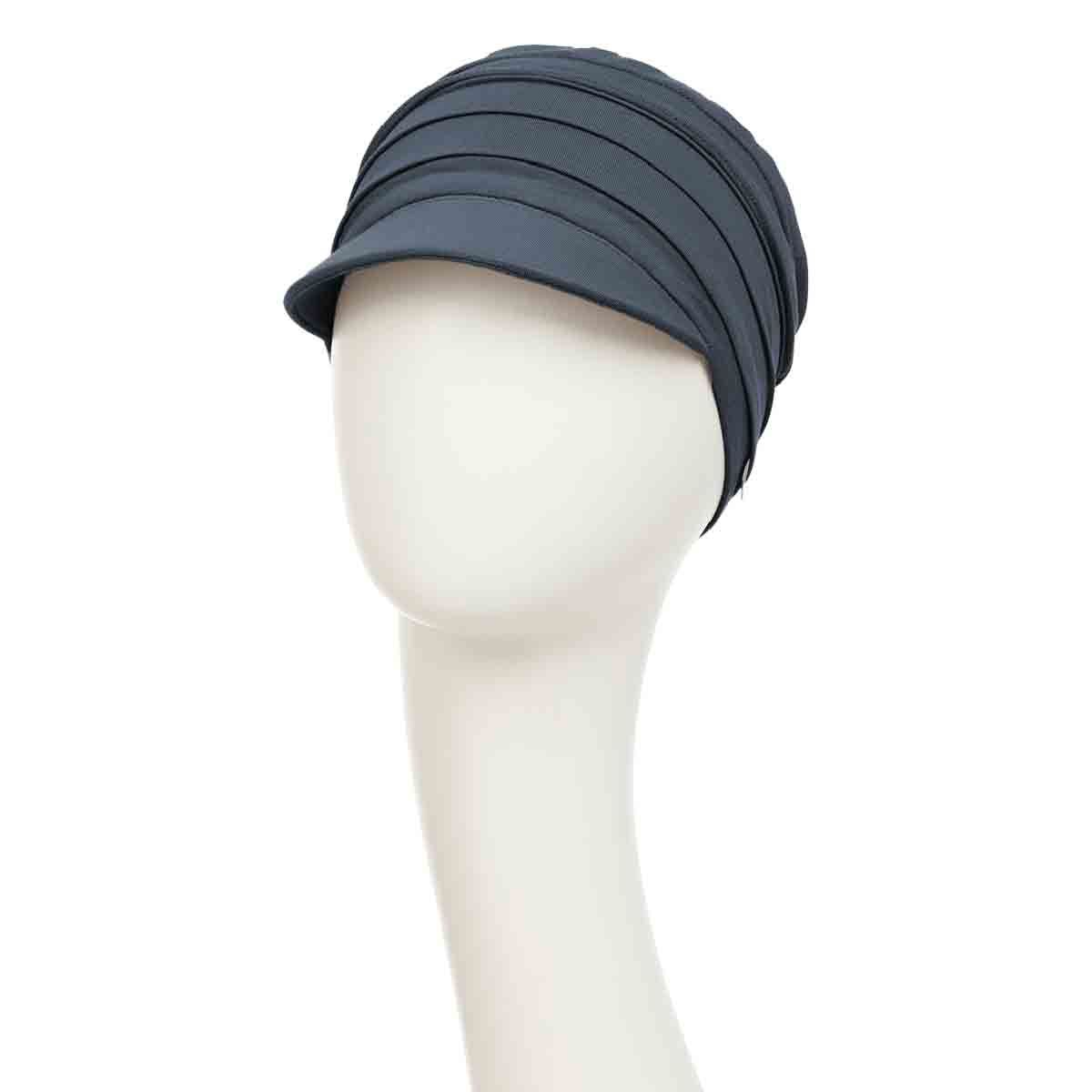 Vista frontal del gorro oncológico para quimioterapia Yoga Blue 1582-0168 de Christine Headwear